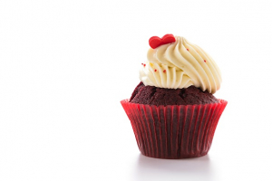 عکس با کیفیت کاپ کیک شکلاتی با خامه